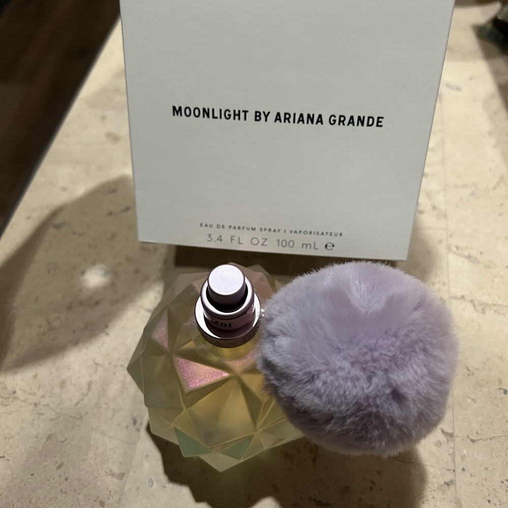 Ariana Grande Moonlight Perfume - Iridescent with Lavender Pom-Pom